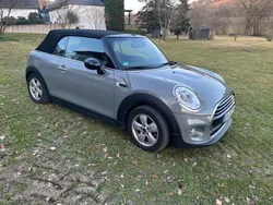 Grau Gebraucht 2018 Mini Cooper D Kleinwagen | 15.900 € (Etwas zu teuer)