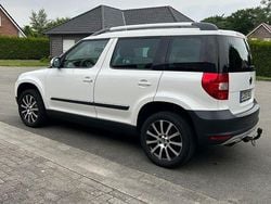 Weiß Gebraucht 2013 Skoda Yeti Active SUV | 6.999 € (Etwas zu teuer)