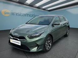 Grün Gebraucht 2023 Kia Ceed Spirit Kleinwagen | 25.649 €
