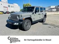 Grau Gebraucht 2023 Jeep Wrangler Sahara SUV | 68.990 € (Etwas zu teuer)