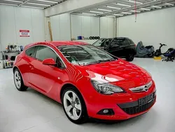 Rot Gebraucht 2015 Opel Astra GTC Coupé | 11.300 € (Teuer)