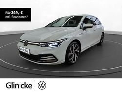 Oryxweiß perlmutteffekt Gebraucht 2022 VW Golf VIII Style Limousine | 26.360 € (Fairer Preis)