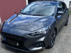 Grau Gebraucht 2021 Ford Focus ST-Line X Limousine | 18.300 € (Fairer Preis)