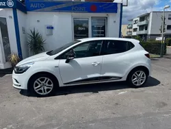Weiß Gebraucht 2017 Renault Clio IV LIMITED Limousine | 8.850 € (Fairer Preis)