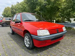 Rot Gebraucht 1995 Peugeot 205 Forever Kleinwagen | 750 €