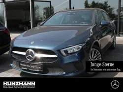 Denimblau metallic Gebraucht 2021 Mercedes A250 Progressive Limousine | 23.459 € (Fairer Preis)