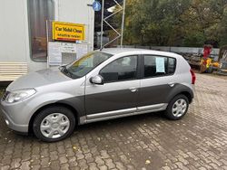 Silber Gebraucht 2009 Dacia Sandero Limousine | 3.333 €
