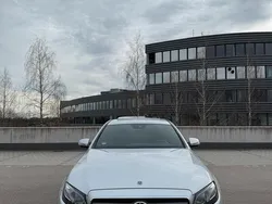 Silber Gebraucht 2018 Mercedes E350 AMG line Limousine | 29.990 €