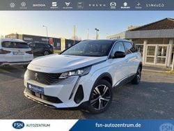 Lack weiss perlglänzend/metall Gebraucht 2023 Peugeot 5008 GT SUV | 26.490 € (Guter Preis)