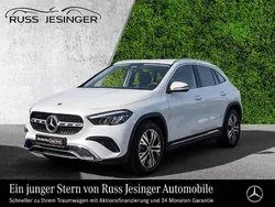 Digitalweiß metallic Gebraucht 2024 Mercedes GLA180 Progressive SUV | 37.880 € (Fairer Preis)