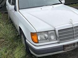 Gebraucht 1990 Mercedes E230 Limousine | 2.499 €