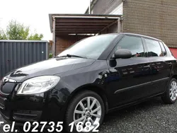Schwarz Gebraucht 2010 Skoda Fabia Limousine | 3.999 € (Fairer Preis)