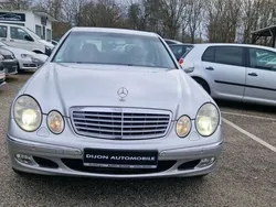 Silber Gebraucht 2002 Mercedes E220 Limousine | 5.900 € (Teuer)