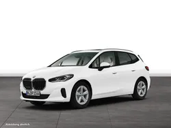 Weiß Gebraucht 2024 BMW 218 Active Tourer Van / Kleinbus | 35.234 € (Fairer Preis)