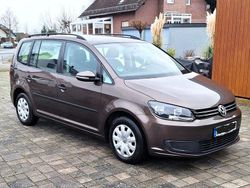 Braun Gebraucht 2011 VW Touran Trendline Van / Kleinbus | 6.790 € (Fairer Preis)
