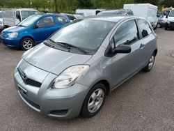 Silber Gebraucht 2010 Toyota Yaris Basis Kleinwagen | 1.100 € (Superpreis)