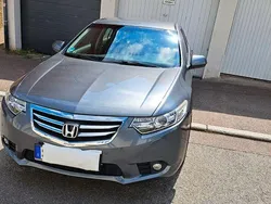 Grau Gebraucht 2011 Honda Accord Limousine | 10.800 € (Teuer)