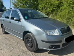Grau Gebraucht 2005 Skoda Fabia Kombi | 1.750 € (Fairer Preis)