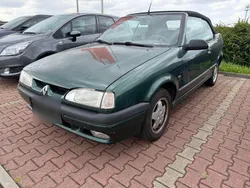 Grün Gebraucht 1993 Renault 19 Cabrio | 2.500 €