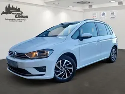 Pure white Gebraucht 2017 VW Golf Sportsvan Sound Van / Kleinbus | 13.490 € (Fairer Preis)