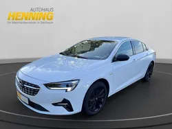 Jade weiss/arktis weiss Gebraucht 2021 Opel Insignia Business Limousine | 18.979 € (Fairer Preis)