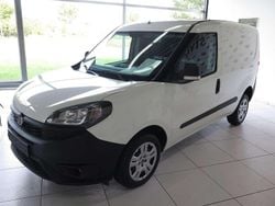 Weiß Gebraucht 2022 Fiat Doblò Easy Van / Kleinbus | 22.800 € (Teuer)