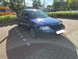 Blau Gebraucht 2000 VW Passat Limousine | 4.499 €