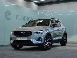 Grün Gebraucht 2024 Volvo XC40 Plus SUV | 40.140 € (Fairer Preis)