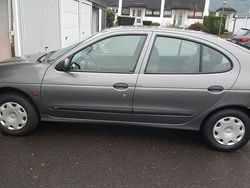 Grau Gebraucht 1998 Renault Mégane Limousine | 3.999 €
