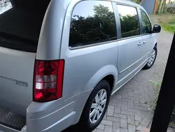 Silber Gebraucht 2010 Chrysler Voyager Van / Kleinbus | 5.000 € (Fairer Preis)