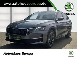 Graphite grau metallic Gebraucht 2024 Skoda Octavia Selection Kombi | 27.490 € (Guter Preis)