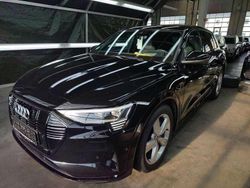 Mythosschwarz metallic Gebraucht 2022 Audi e-tron S-Line SUV | 39.945 € (Fairer Preis)