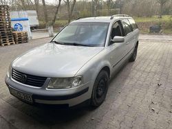Grau Gebraucht 1998 VW Passat Trendline Kombi | 1.300 € (Guter Preis)