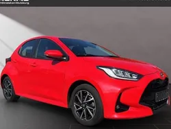 Rot Gebraucht 2022 Toyota Yaris Team Limousine | 13.990 € (Fairer Preis)
