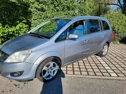 Silber Gebraucht 2008 Opel Zafira Van / Kleinbus | 2.990 € (Fairer Preis)