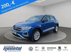 Ravennablau metallic / schwar Neu 2025 VW T-Roc Style SUV | 40.609 € (Etwas zu teuer)