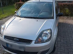Silber Gebraucht 2007 Ford Fiesta Ambiente Kleinwagen | 4.100 € (Teuer)