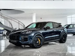 Blau Gebraucht 2024 Porsche Cayenne Turbo SUV | 205.751 €