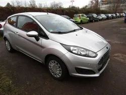 Silber Gebraucht 2015 Ford Fiesta Trend Kleinwagen | 4.990 € (Fairer Preis)