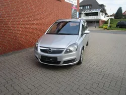 Silber Gebraucht 2006 Opel Zafira Edition Van / Kleinbus | 5.300 € (Etwas zu teuer)