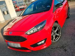 Rot Gebraucht 2017 Ford Focus ST-Line Kombi | 8.500 € (Guter Preis)