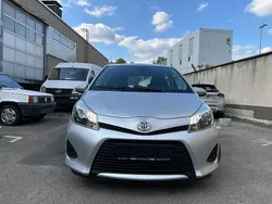 Silber Gebraucht 2014 Toyota Yaris Hybrid Kleinwagen | 8.100 € (Fairer Preis)