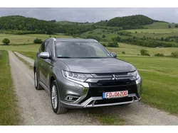 Mitsubishi Outlander P-HEV