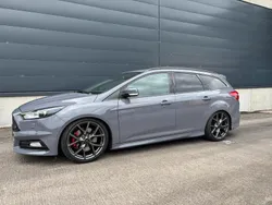 Grau Gebraucht 2018 Ford Focus ST Kombi | 16.490 € (Guter Preis)