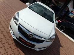 Weiß Gebraucht 2016 Opel Insignia Innovation Limousine | 9.339 € (Guter Preis)