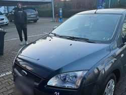 Grau Gebraucht 2008 Ford Focus Style Kombi | 1.700 € (Fairer Preis)
