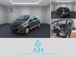 Braun Gebraucht 2014 Toyota Aygo Cool Kleinwagen | 4.999 € (Fairer Preis)