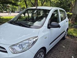 Weiß Gebraucht 2012 Hyundai i10 Edition Kleinwagen | 3.200 € (Fairer Preis)