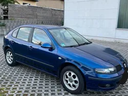 Blau Gebraucht 2003 Seat Leon Limousine | 800 € (Guter Preis)