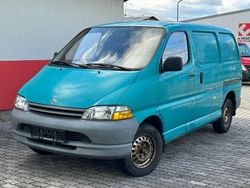 Grün Gebraucht 1997 Toyota HiAce Van | 3.250 € (Teuer)